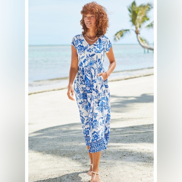 VENUS Dresses & Skirts - VENUS Lascana Blue and White Floral Dress